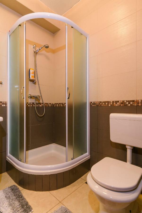 Apartments Dora -Free Parking トロギール エクステリア 写真