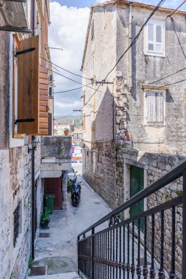 Apartments Dora -Free Parking トロギール エクステリア 写真