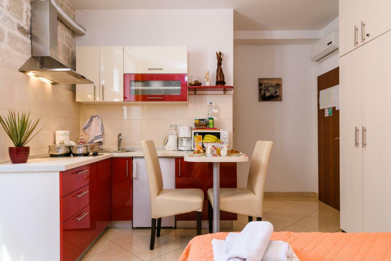 Apartments Dora -Free Parking トロギール エクステリア 写真